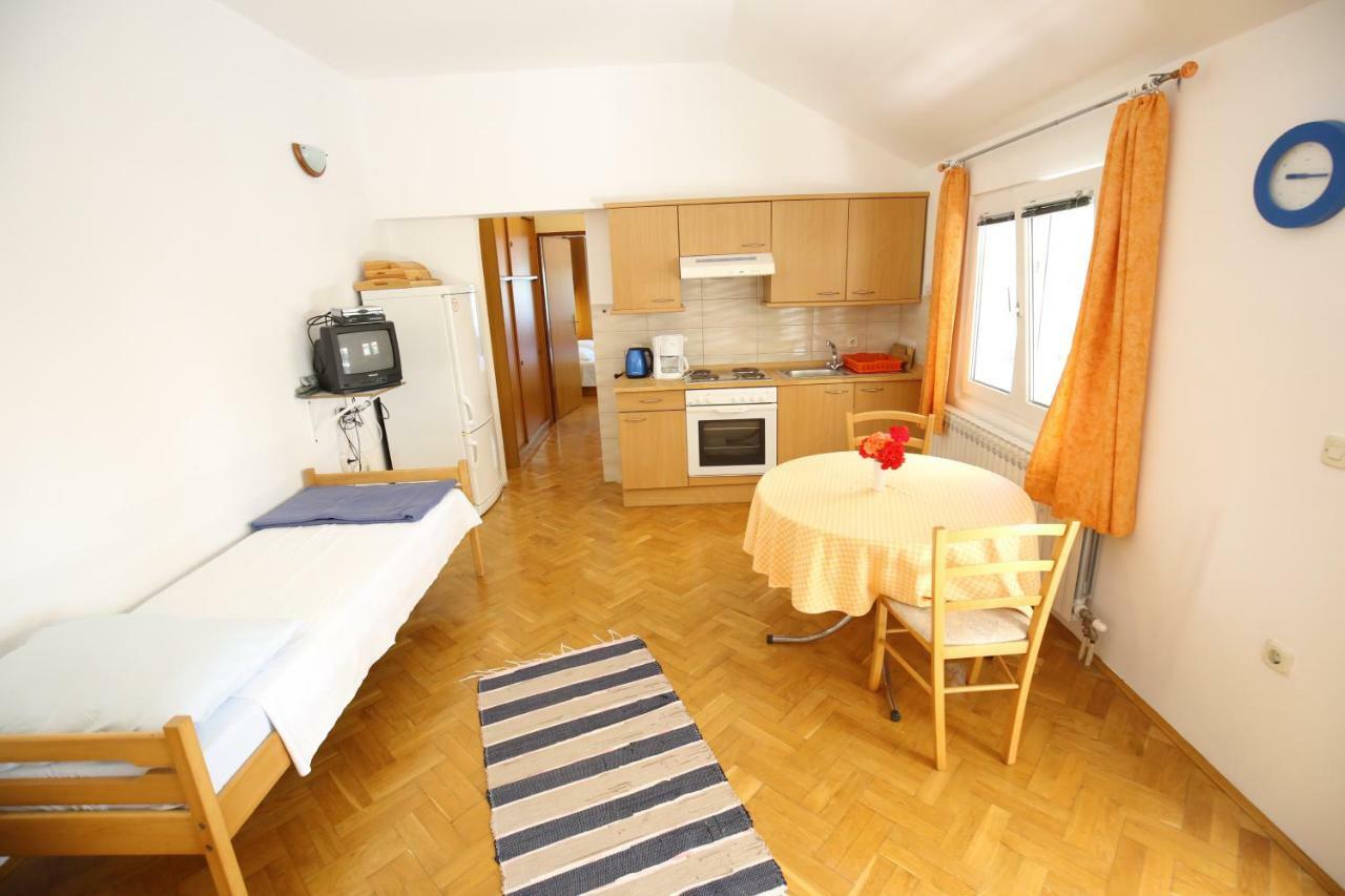 Apartments Paleka Petrčane Exterior foto